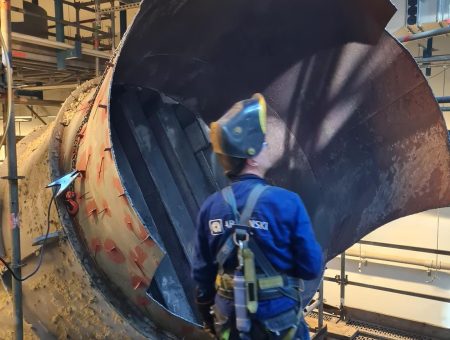 Budowa instalacji odzysku ciepła ze spalin w KHK- demontaż kanału spalin